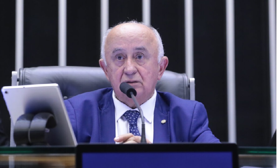 O petróleo é nosso, mas o mar continua do Rio