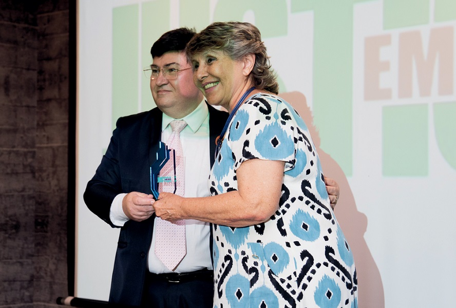 Erika Kokay recebe Prêmio Nacional Justiça em Foco 