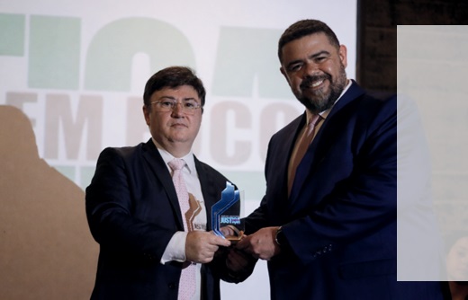 Fernando Luque recebe Prêmio Nacional Justiça em Foco
