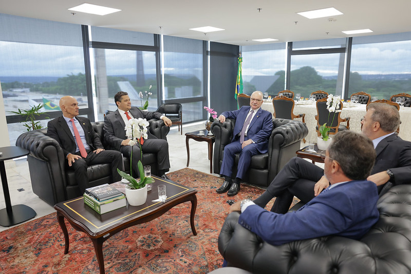 Cúpula da República discute transição e teto no Supremo