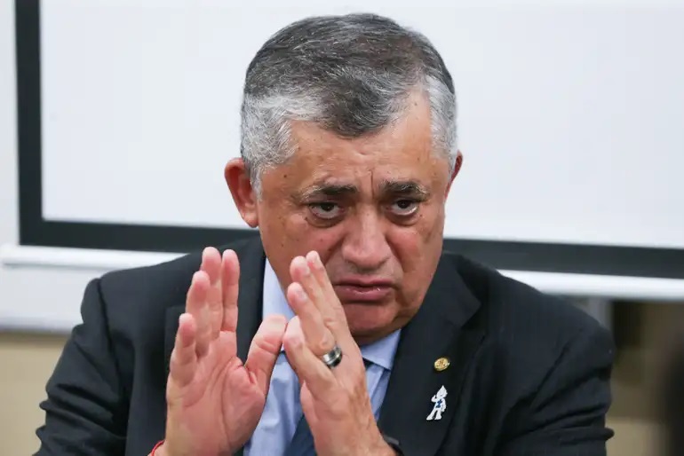 Deputado tenta destravar R$ 5,2 bilhões e salvar regime de data centers