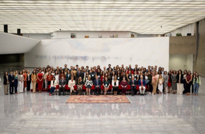 ECA Digital, inteligência artificial e direitos da criança em ambientes digitais