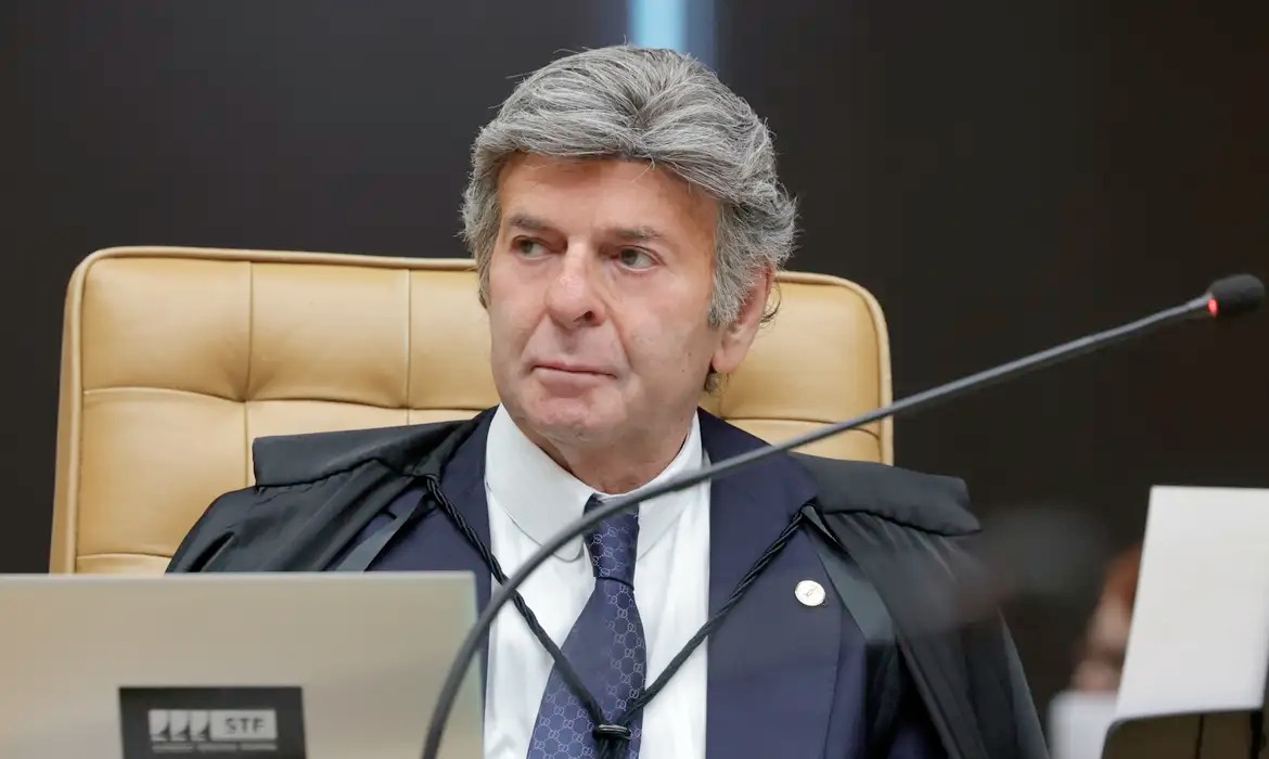 Ministro Fux vota por eleição indireta para o governo do RJ; placar está 1 a 1