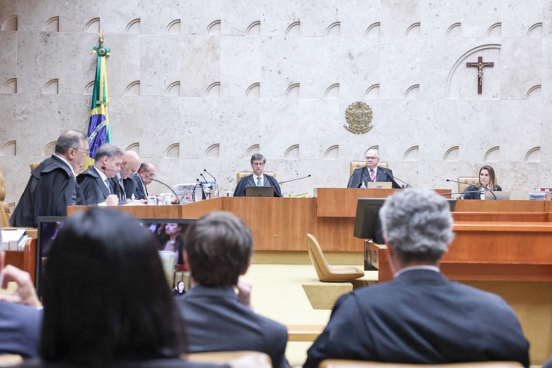 Associações genéricas não possuem legitimidade para impetrar mandado de segurança coletivo 