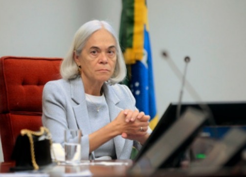 Falha estatal em prover tratamento de saúde autoriza conversão da obrigação de fazer em perdas e danos