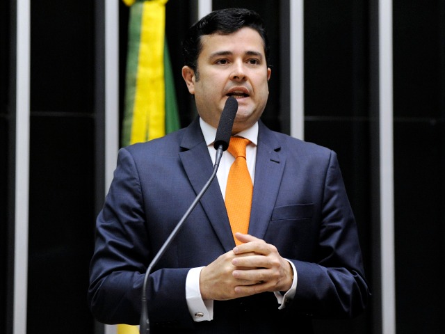PL de Eduardo da Fonte aprovado na Comissão de Saúde prevê novas diretrizes para tratamentos no SUS