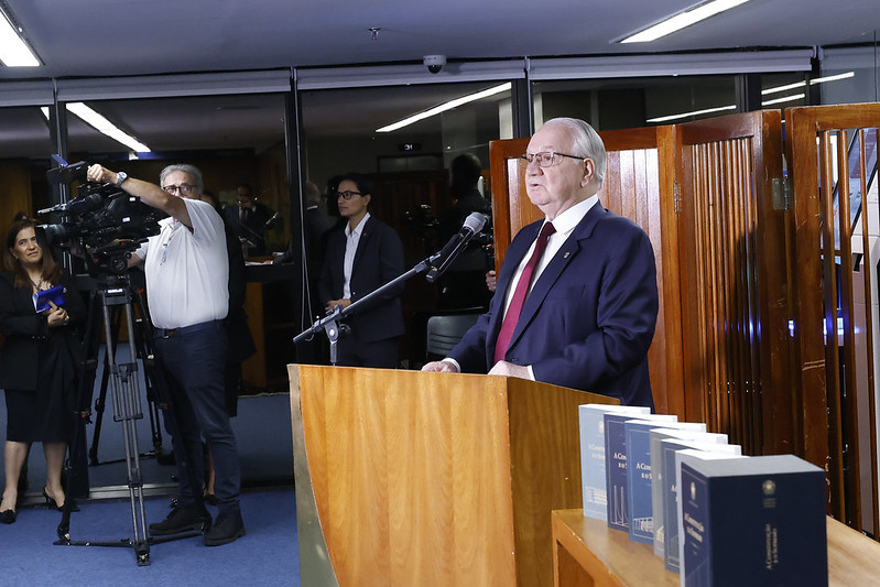 Fachin celebra Constituição e cobra respeito entre as instituições